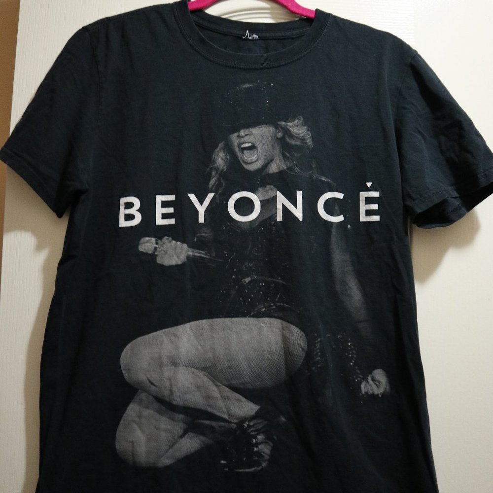 Beyonce mrs.carter concert shirt